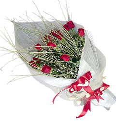  Ankara yurtiçi ve yurtdışı çiçek siparişi  11 adet kirmizi gül buket- Her gönderim için ideal