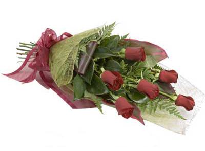 ucuz çiçek siparisi 6 adet kirmizi gül buket  Ankara çiçek siparişi sitesi 