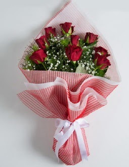 9 adet kırmızı gülden buket  Ankara çiçek satışı 